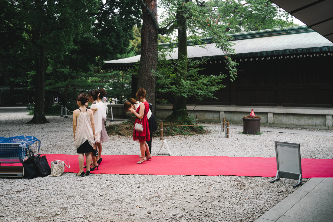 Informally dressed guests were left out of the photo — but they probably weren’t family anyhow.