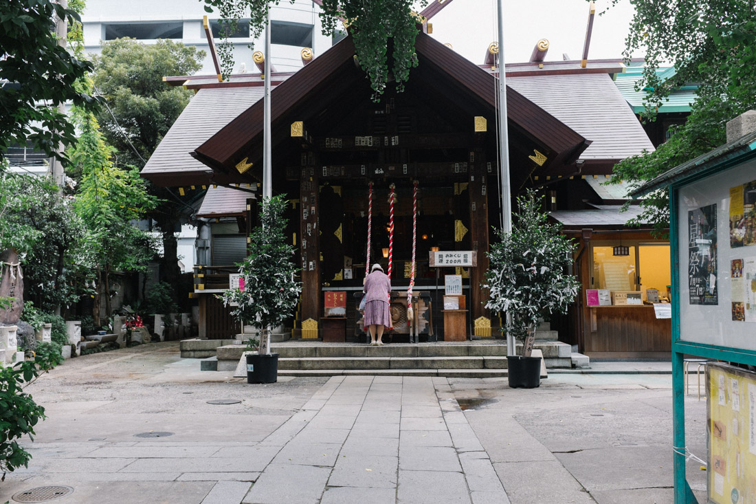 Namiyoke Inari Shrine at the inner market entrance. Dealers come here to pray for good food. There’s an altar for almost every species.