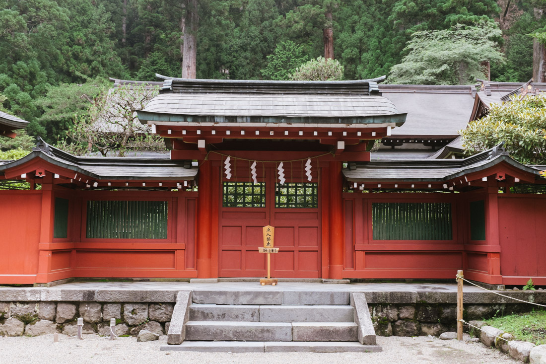 One of the many buildings of Futarasan shrine, each more beautiful than the next.