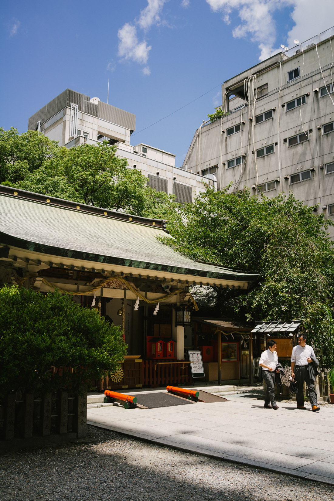 Tiny quiet temple in the middle of the busy city where we sat to have breakfast.