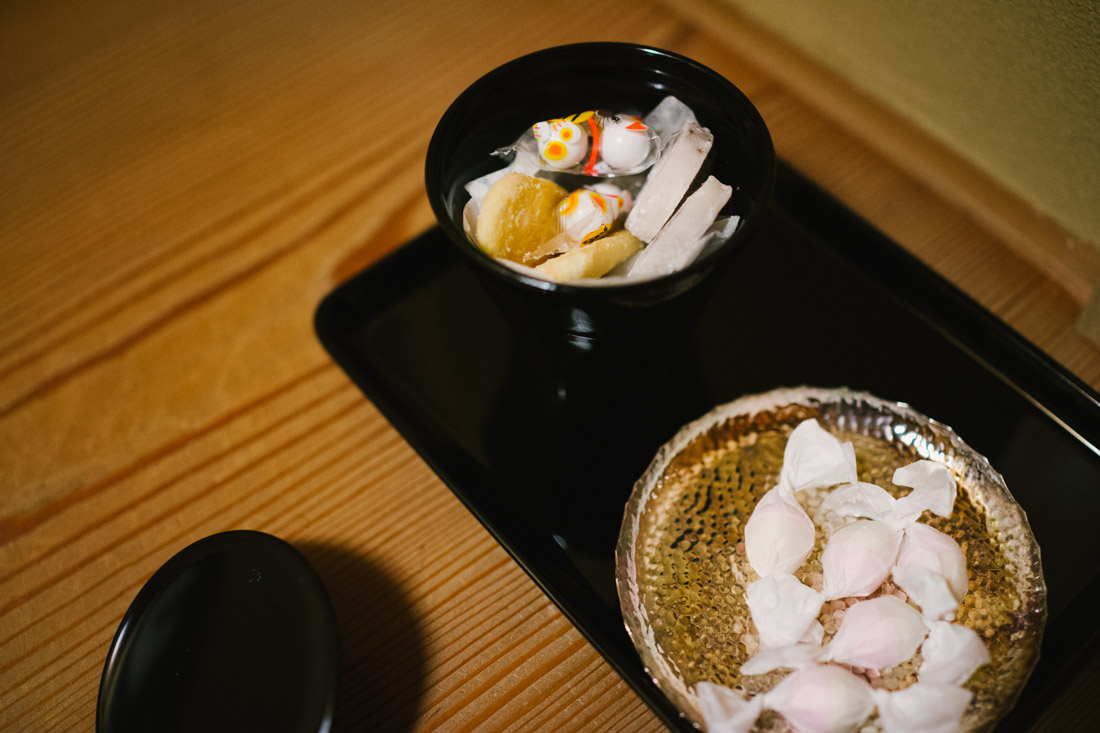 Sweets and candies, that we already knew of; they were a gift to us, back in Lisbon, from our host in Kyoto.