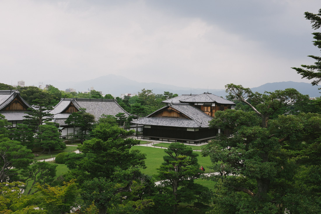 Honmaru palace and the adjacent *beautiful* gardens!